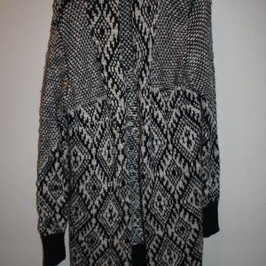 love stitch Size M wool cardigan black and white